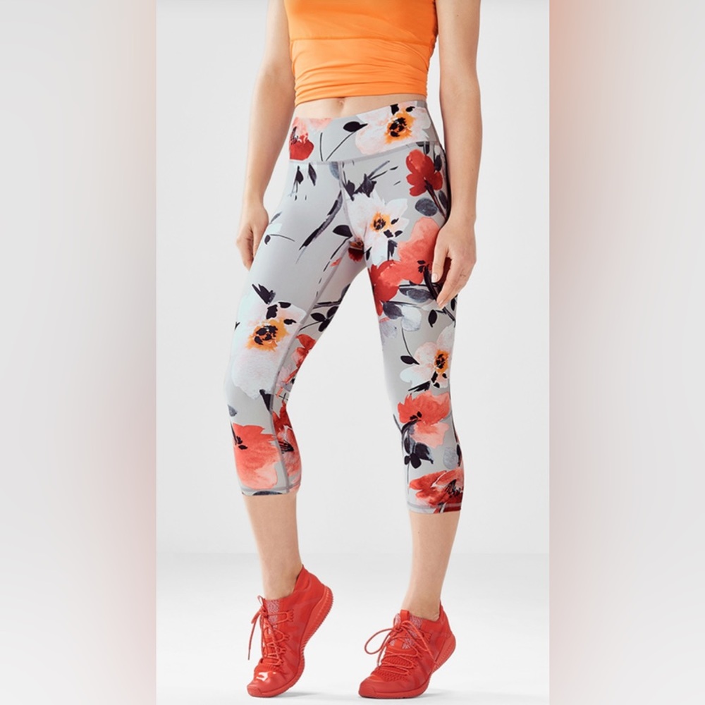 NWTT Fabletics Mid-Rise Printed Powerlite Crop leggings